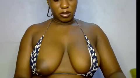 Snapshot of sweetpetitgirl chatting on March 2026 08:55:01 PM LILY BRANDY online show from March 2026 08:55:01 PM