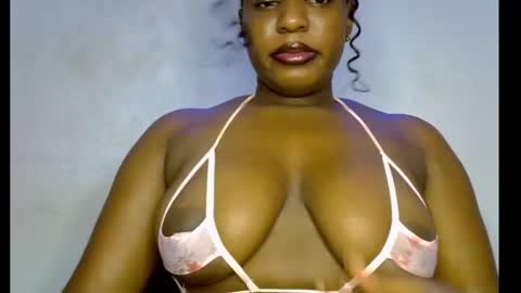 Snapshot of sweetpetitgirl chatting on March 2026 07:13:01 AM LILY BRANDY online show from March 2026 07:13:01 AM