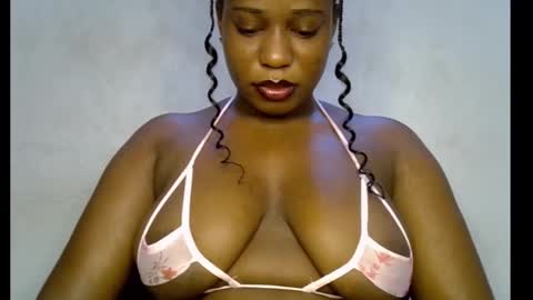 Snapshot of sweetpetitgirl chatting on March 2026 06:39:02 AM LILY BRANDY online show from March 2026 06:39:02 AM