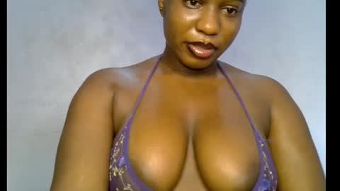 Snapshot of sweetpetitgirl chatting on March 2026 09:34:02 AM LILY BRANDY online show from March 2026 09:34:02 AM