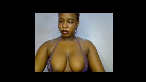 Snapshot of sweetpetitgirl chatting on March 2026 07:23:01 AM LILY BRANDY online show from March 2026 07:23:01 AM