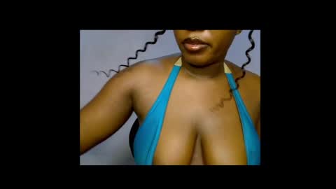 Snapshot of sweetpetitgirl chatting on April 2026 06:53:01 PM LILY BRANDY online show from April 2026 06:53:01 PM