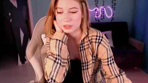 Snapshot of sweetrichal chatting on September 2025 09:18:01 PM sweetrichal online show from September 2025 09:18:01 PM