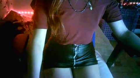 MEGHAN LOPEZ      online show from January 2025 01:39:01 AM