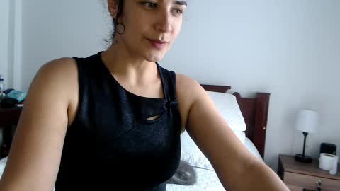 Dianis online show from September 2025 05:34:02 PM