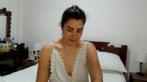 Dianis online show from September 2025 08:32:02 PM