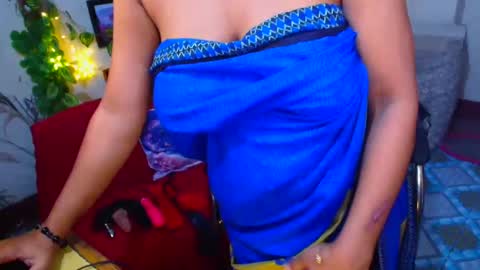 SweetSour online show from November 2025 12:43:01 AM