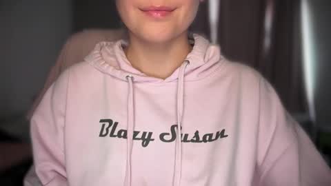 Snapshot of sweetssmashed chatting on October 2025 10:39:02 PM sweetssmashed online show from October 2025 10:39:02 PM