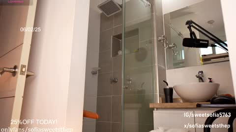 Sofia  online show from February 2025 06:35:02 PM