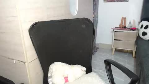 sweett_candy1 online show from November 2025 02:33:02 AM