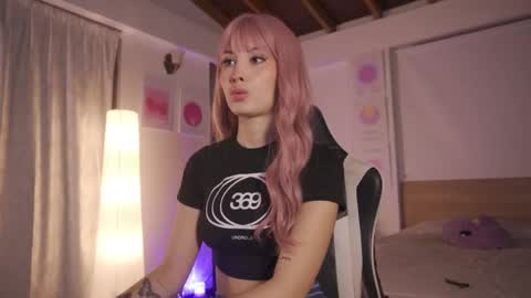 Cat independent model  online show from February 2026 04:21:02 AM