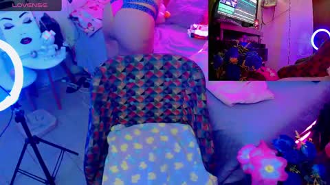 Snapshot of sweett_martina chatting on December 2024 12:22:02 AM martina online show from December 2024 12:22:02 AM