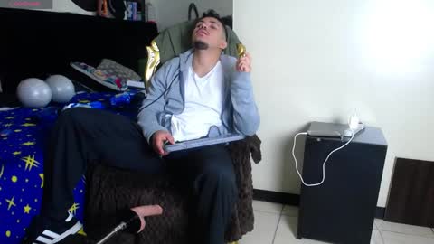 Snapshot of sweettguy_ chatting on June 2026 05:57:02 PM Jei online show from June 2026 05:57:02 PM
