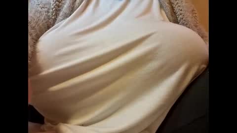 Snapshot of sweettm chatting on February 2025 02:22:02 PM Maya online show from February 2025 02:22:02 PM