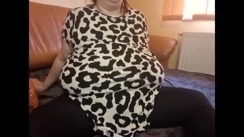 Snapshot of sweettm chatting on February 2025 10:54:01 AM Maya online show from February 2025 10:54:01 AM