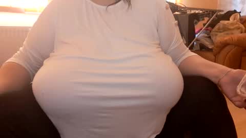 Snapshot of sweettm chatting on February 2025 11:44:02 AM Maya online show from February 2025 11:44:02 AM