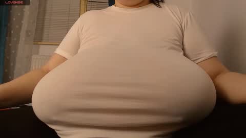 Snapshot of sweettm chatting on February 2025 05:27:01 PM Maya online show from February 2025 05:27:01 PM