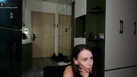 Leila and Alex online show from June 2026 02:41:01 PM