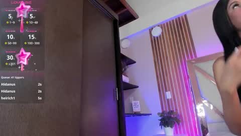 sweetviolet___ online show from February 2025 06:01:02 PM