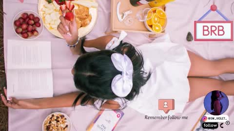 sweetviolet___ online show from November 2025 12:11:02 PM