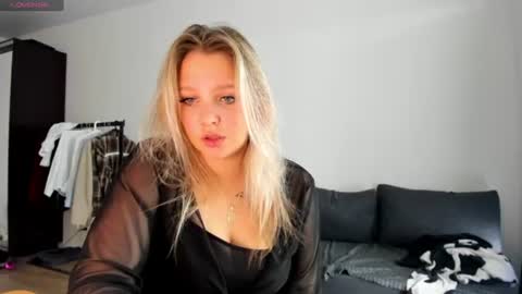 Snapshot of sweety_bettyyy chatting on June 2026 11:56:02 AM Betty online show from June 2026 11:56:02 AM
