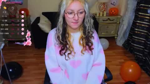 Snapshot of sweety_candys chatting on October 2025 04:24:01 AM Hot Candy online show from October 2025 04:24:01 AM