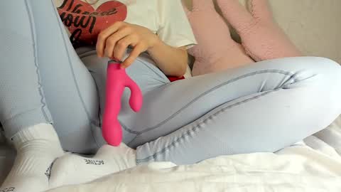 Mia online show from February 2025 12:53:02 AM