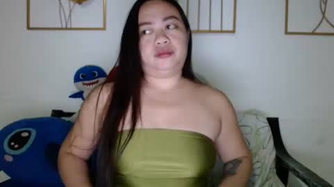 Snapshot of sweetyasian_ chatting on September 2025 11:33:02 AM stacey online show from September 2025 11:33:02 AM