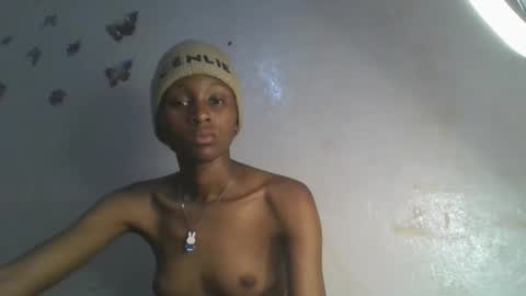 Snapshot of sweetypussy01 chatting on October 2025 06:39:02 PM sweetypussy01 online show from October 2025 06:39:02 PM