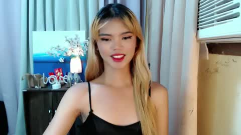 Snapshot of sweetytrannygirlxx chatting on December 2024 08:11:01 AM Megan online show from December 2024 08:11:01 AM