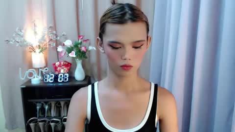 Snapshot of sweetytrannygirlxx chatting on October 2025 04:07:01 AM Megan online show from October 2025 04:07:01 AM