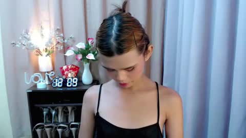 Snapshot of sweetytrannygirlxx chatting on October 2025 04:08:02 AM Megan online show from October 2025 04:08:02 AM
