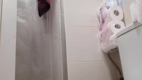 Snapshot of sweetywhity2 chatting on January 2025 06:06:01 PM Silvia online show from January 2025 06:06:01 PM