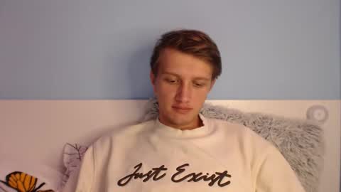 Snapshot of swetieecharmm chatting on February 2026 06:44:01 PM Cat online show from February 2026 06:44:01 PM