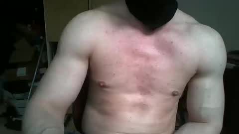 Snapshot of swifty98715802 chatting on March 2026 04:07:02 PM Tom98 online show from March 2026 04:07:02 PM