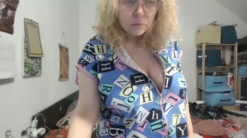 switchlorenx online show from February 2026 09:52:02 AM