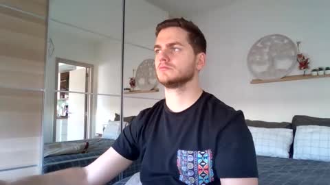 syl092 online show from January 2025 02:00:02 PM