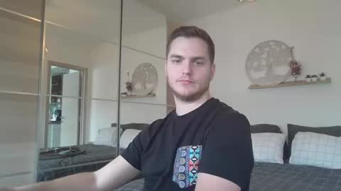 syl092 online show from March 2025 01:23:02 PM