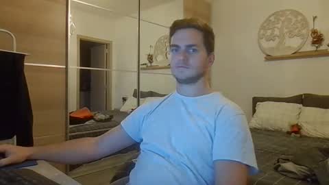 syl092 online show from November 2025 04:30:01 PM