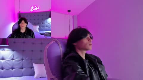 sylasfrost online show from November 2025 07:46:02 PM