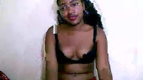 Snapshot of sylviasexy27 chatting on December 2024 03:53:01 PM sylviasexy27 online show from December 2024 03:53:01 PM