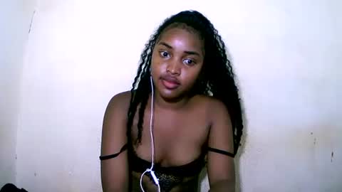 Snapshot of sylviasexy27 chatting on January 2025 12:46:02 AM sylviasexy27 online show from January 2025 12:46:02 AM