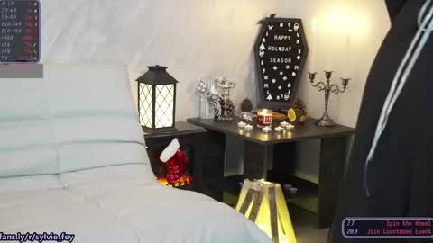 Sylvie online show from December 2025 02:41:02 AM