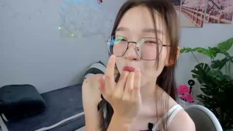 Snapshot of syuri_sun chatting on June 2026 03:47:01 PM Yuki online show from June 2026 03:47:01 PM