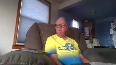 tacrunner66_ online show from November 2025 09:57:02 PM