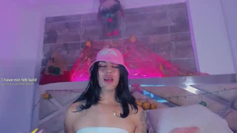 Tahhlia Rouge online show from November 2025 06:08:01 PM