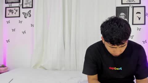 Snapshot of tainy_n_harley chatting on December 2024 07:58:02 AM Liam and Juli online show from December 2024 07:58:02 AM