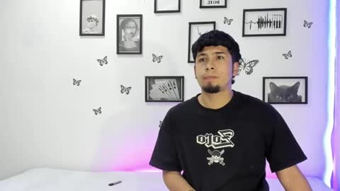 Snapshot of tainy_n_harley chatting on January 2025 04:33:02 AM Liam and Juli online show from January 2025 04:33:02 AM