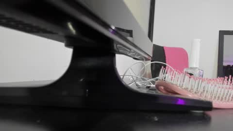 Snapshot of tainy_n_harley chatting on January 2025 09:48:02 AM Liam and Juli online show from January 2025 09:48:02 AM