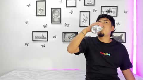 Snapshot of tainy_n_harley chatting on January 2025 07:53:01 AM Liam and Juli online show from January 2025 07:53:01 AM